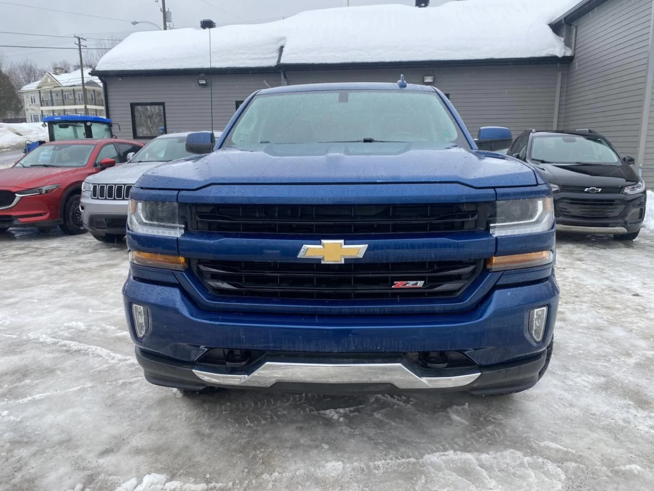 2018 Chevrolet Silverado 1500 Crew Cab Short Box 4-Wheel Drive LT w/1LT Image principale