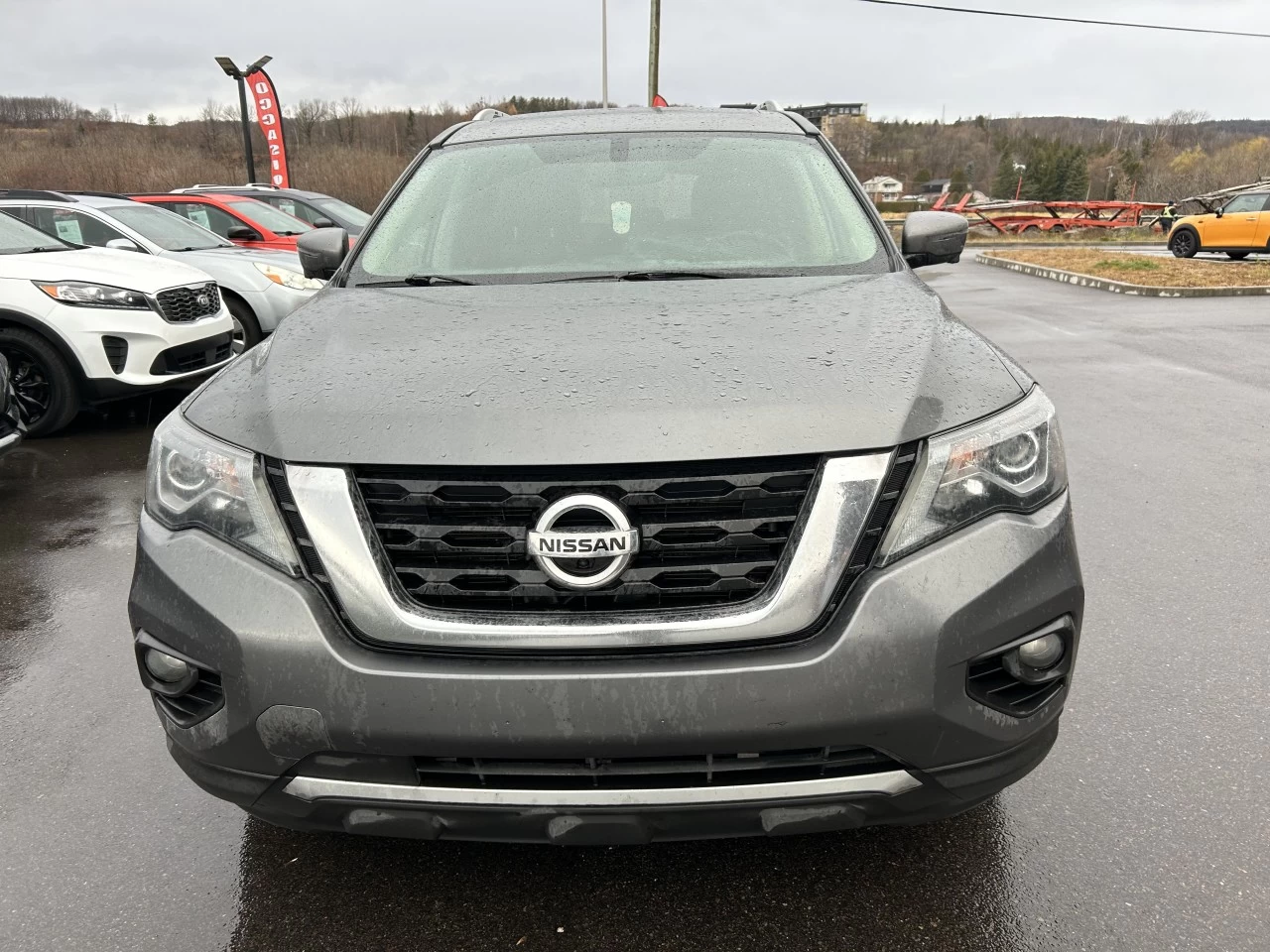 2018 Nissan Pathfinder SL Premium Main Image