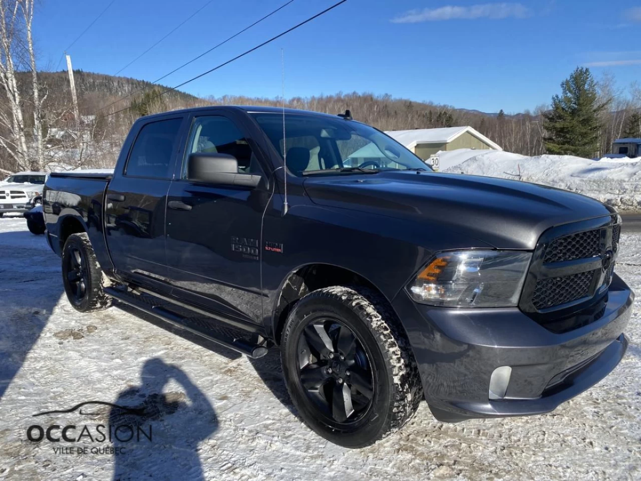 2020 RAM 1500 Classic Express 4x4 Crew Cab 5'7" Box Image principale