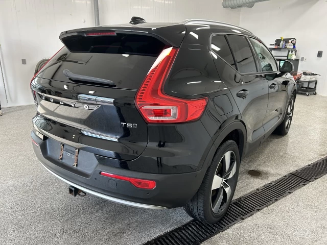 Volvo XC40 Momentum 2019