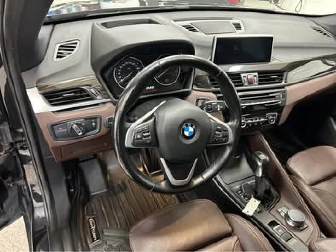 2017 BMW X1 xDrive28i Main Image