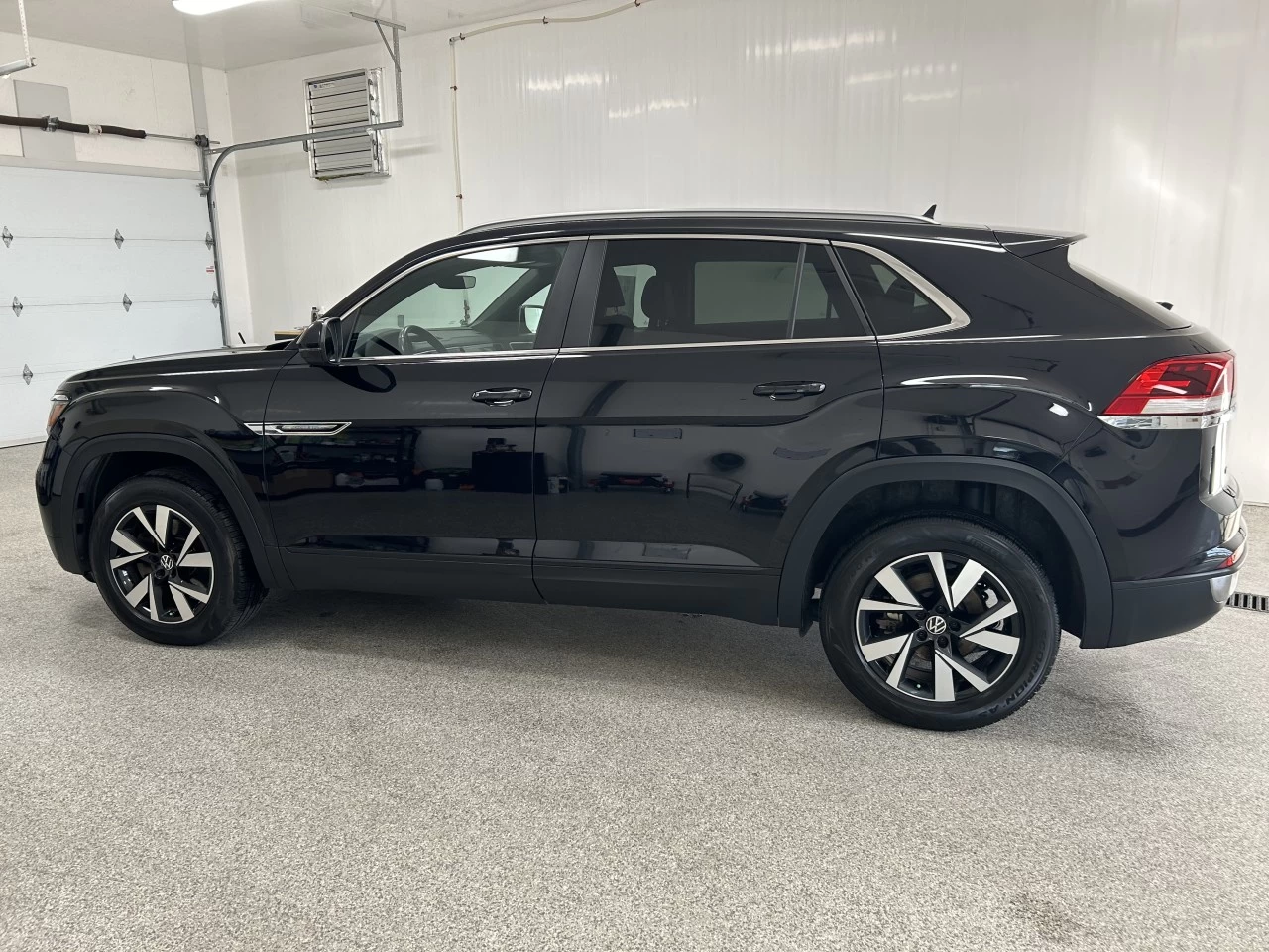 2020 Volkswagen Atlas Cross Sport Comfortline Main Image