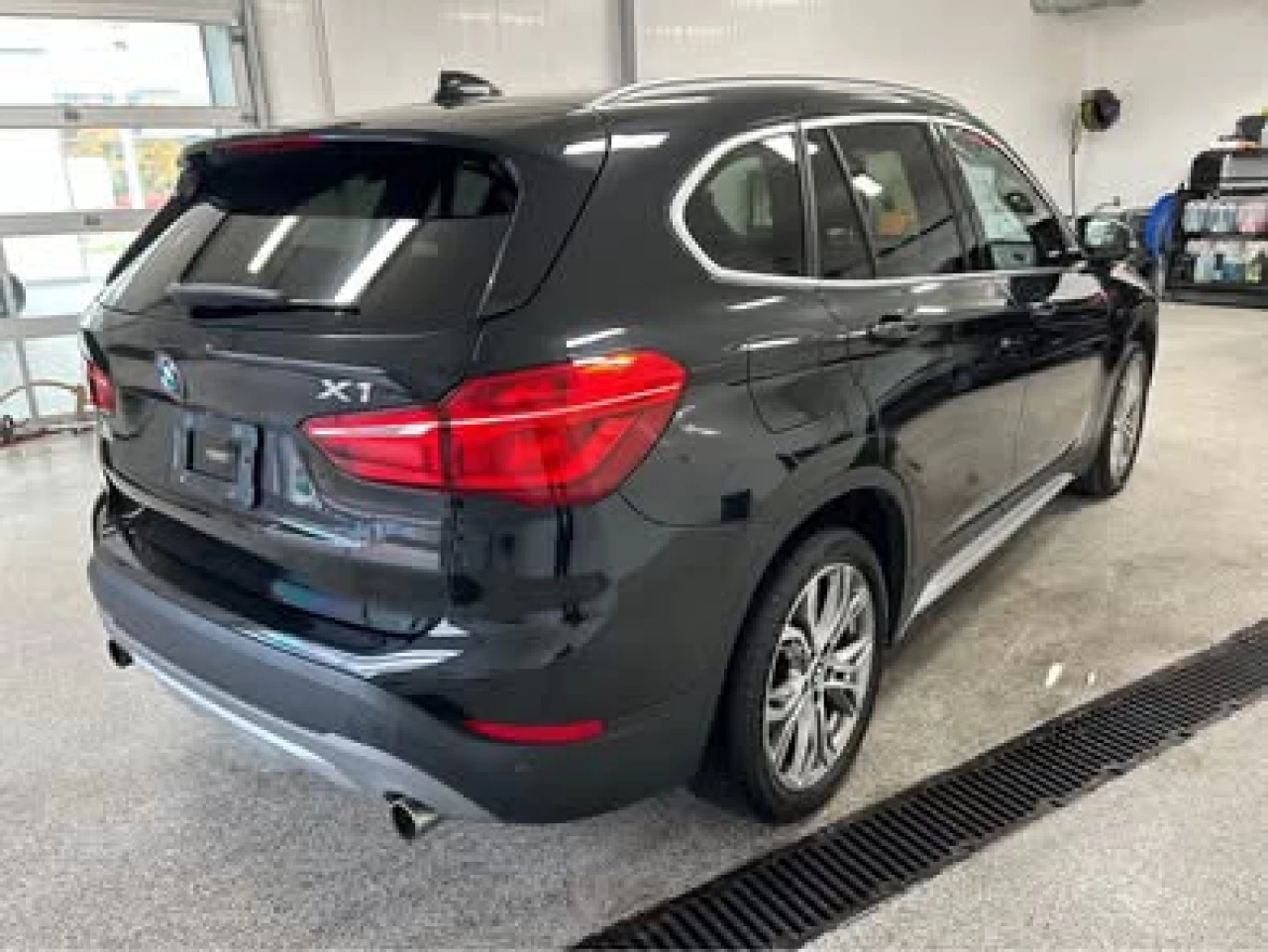 2017 BMW X1 xDrive28i Main Image