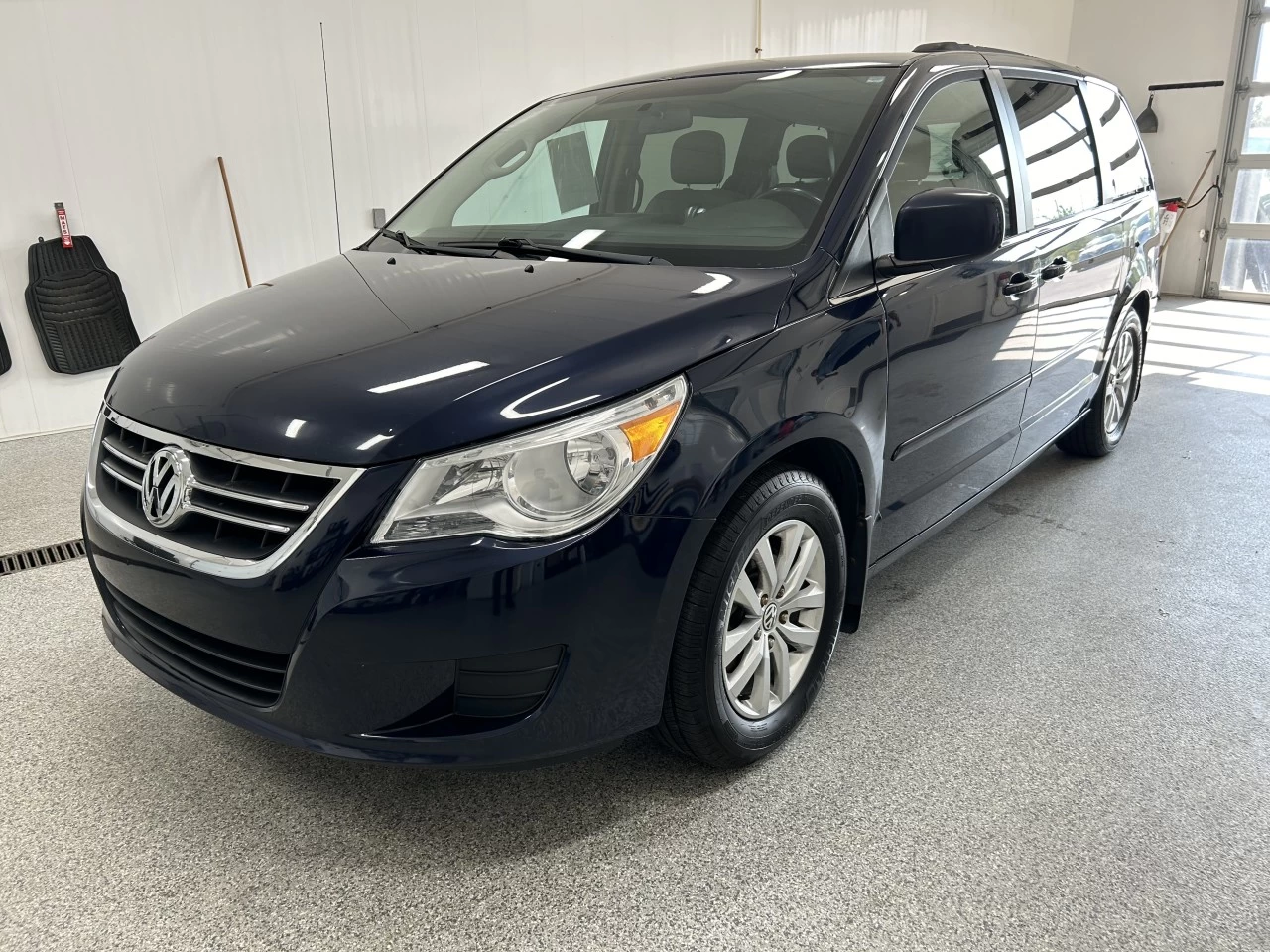 2012 Volkswagen Routan Comfortline Main Image