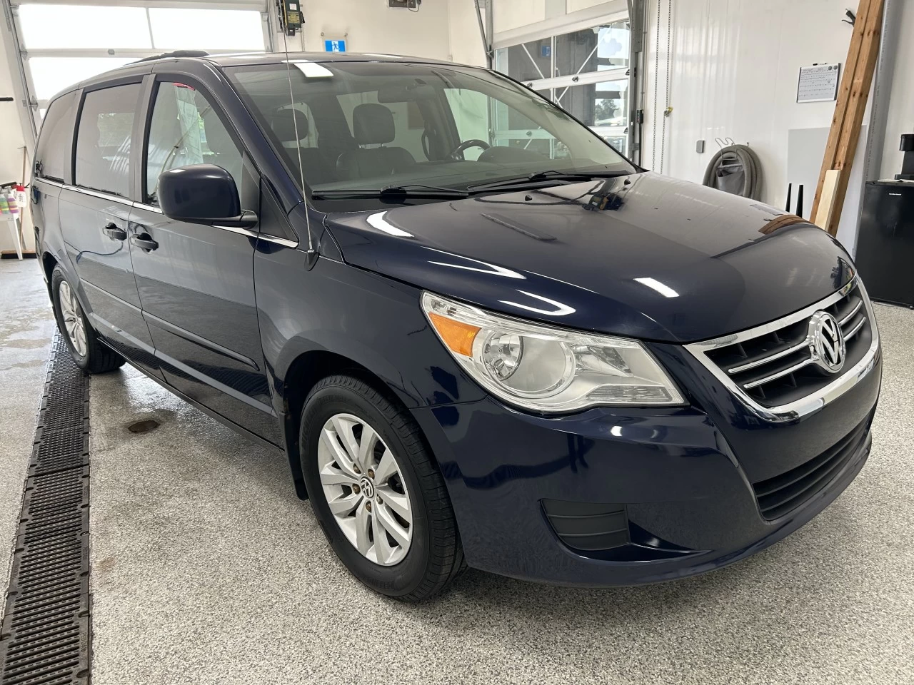 2012 Volkswagen Routan Comfortline Main Image