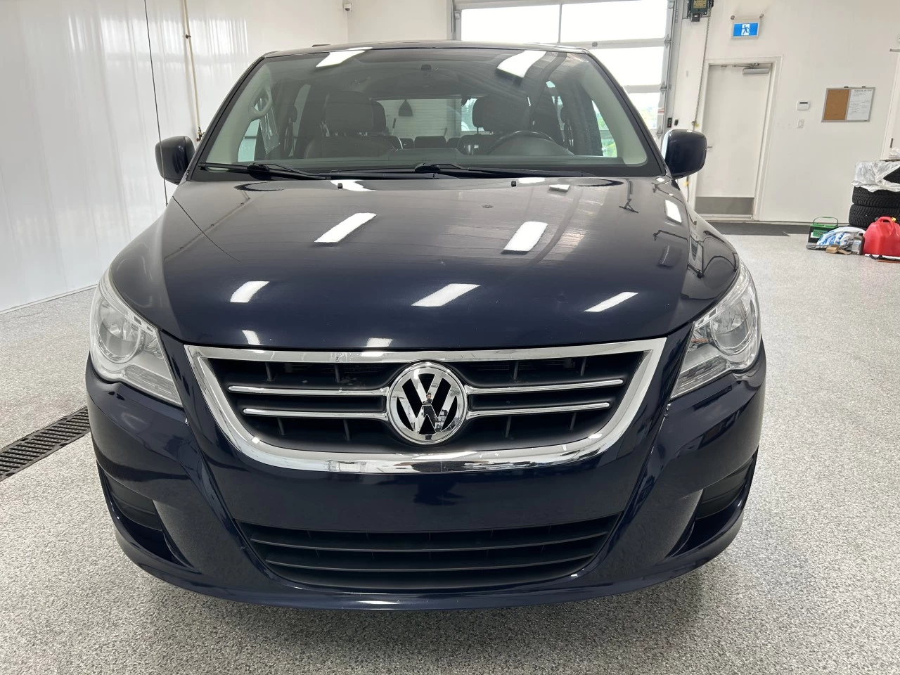 2012 Volkswagen Routan Comfortline Main Image