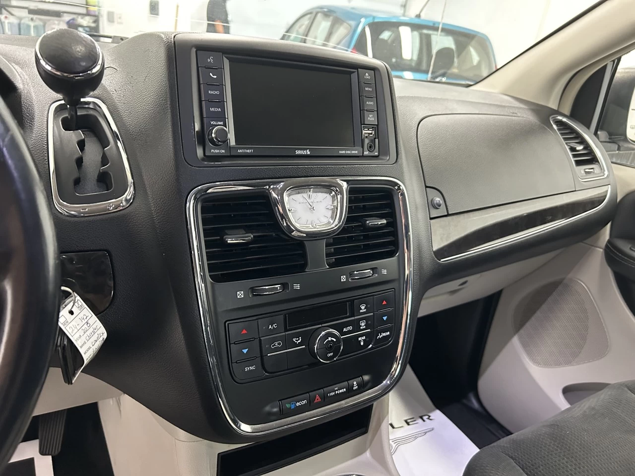 2015 Chrysler Town & Country Touring Main Image