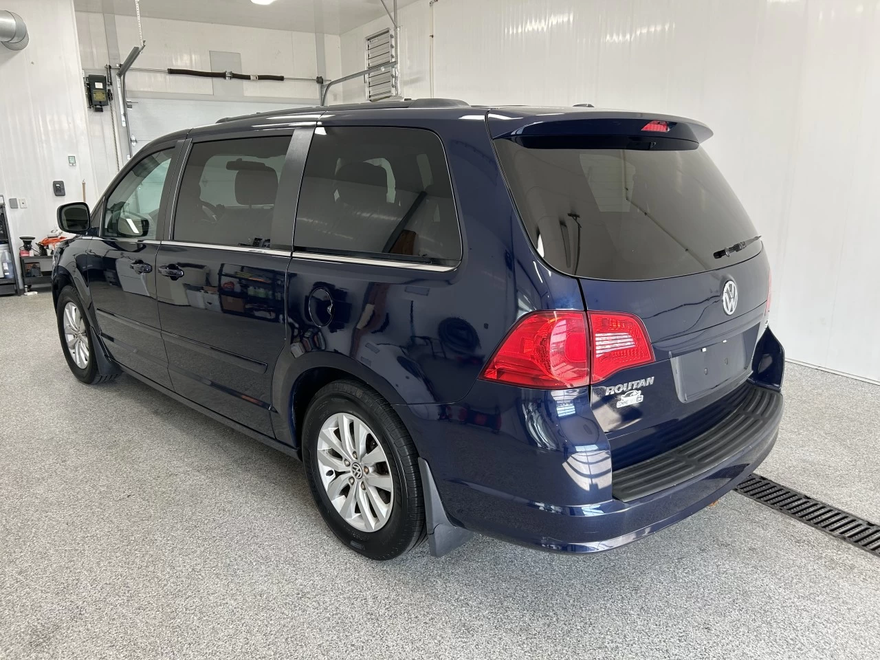 2012 Volkswagen Routan Comfortline Main Image