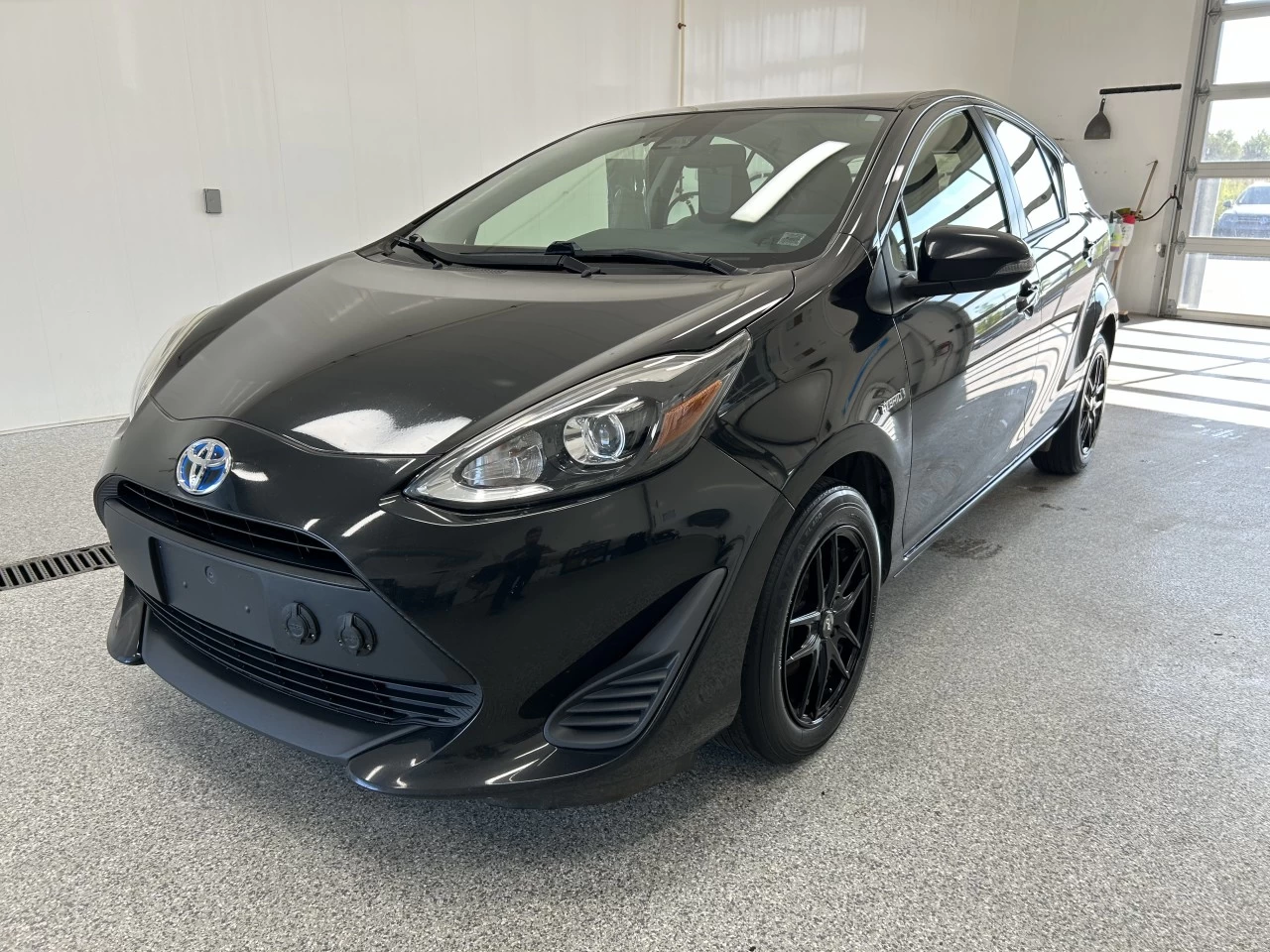 2018 Toyota Prius c Auto Image principale