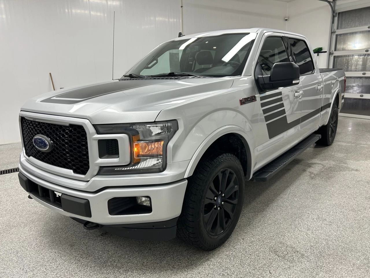 2019 Ford F-150 XLT SPORT Image principale