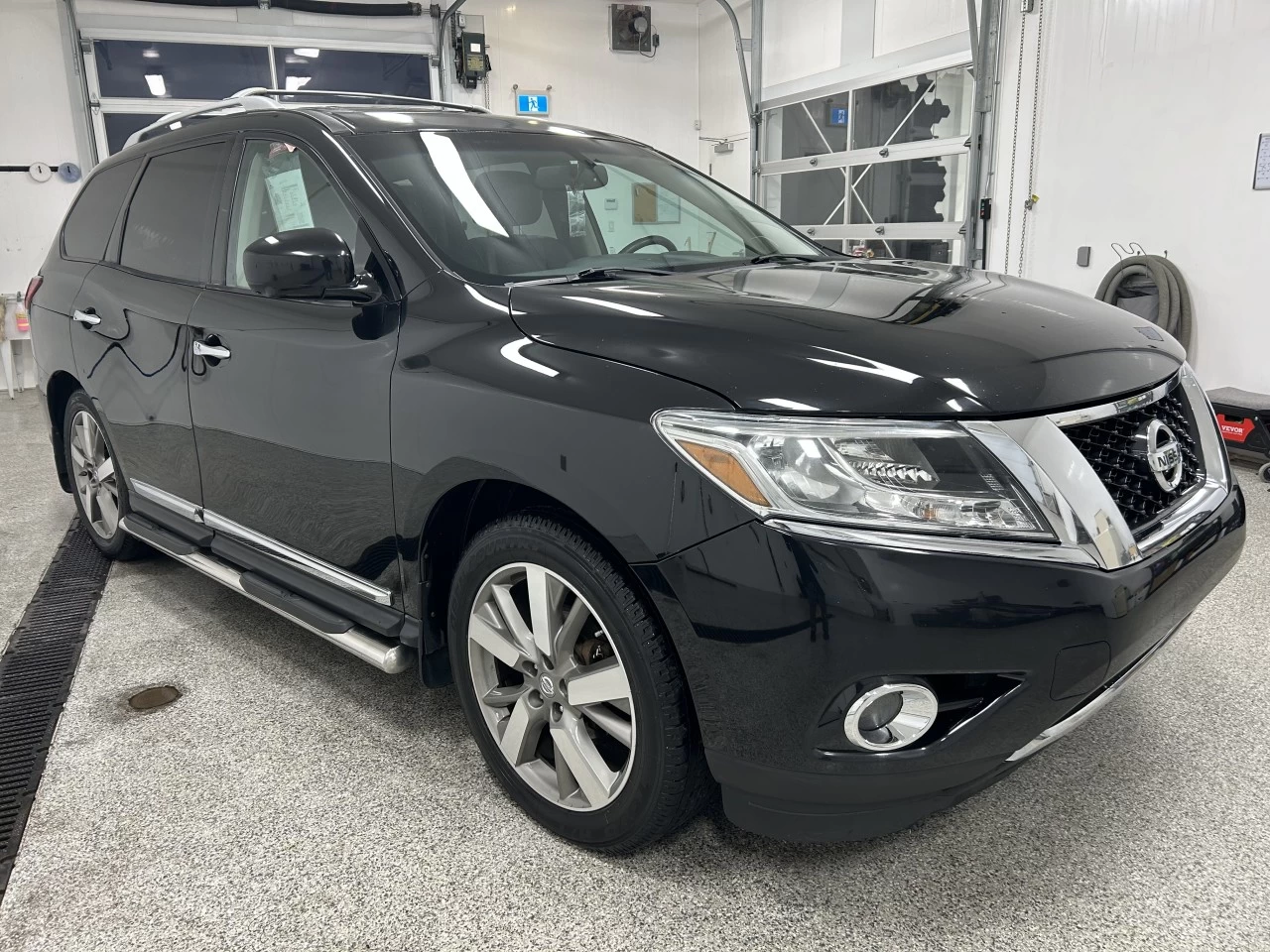 2015 Nissan Pathfinder Platinum Image principale