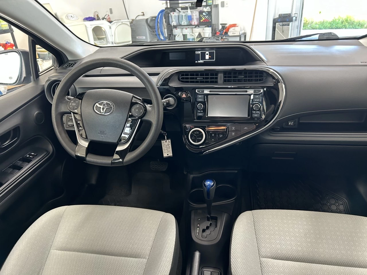 2018 Toyota Prius c Auto Image principale