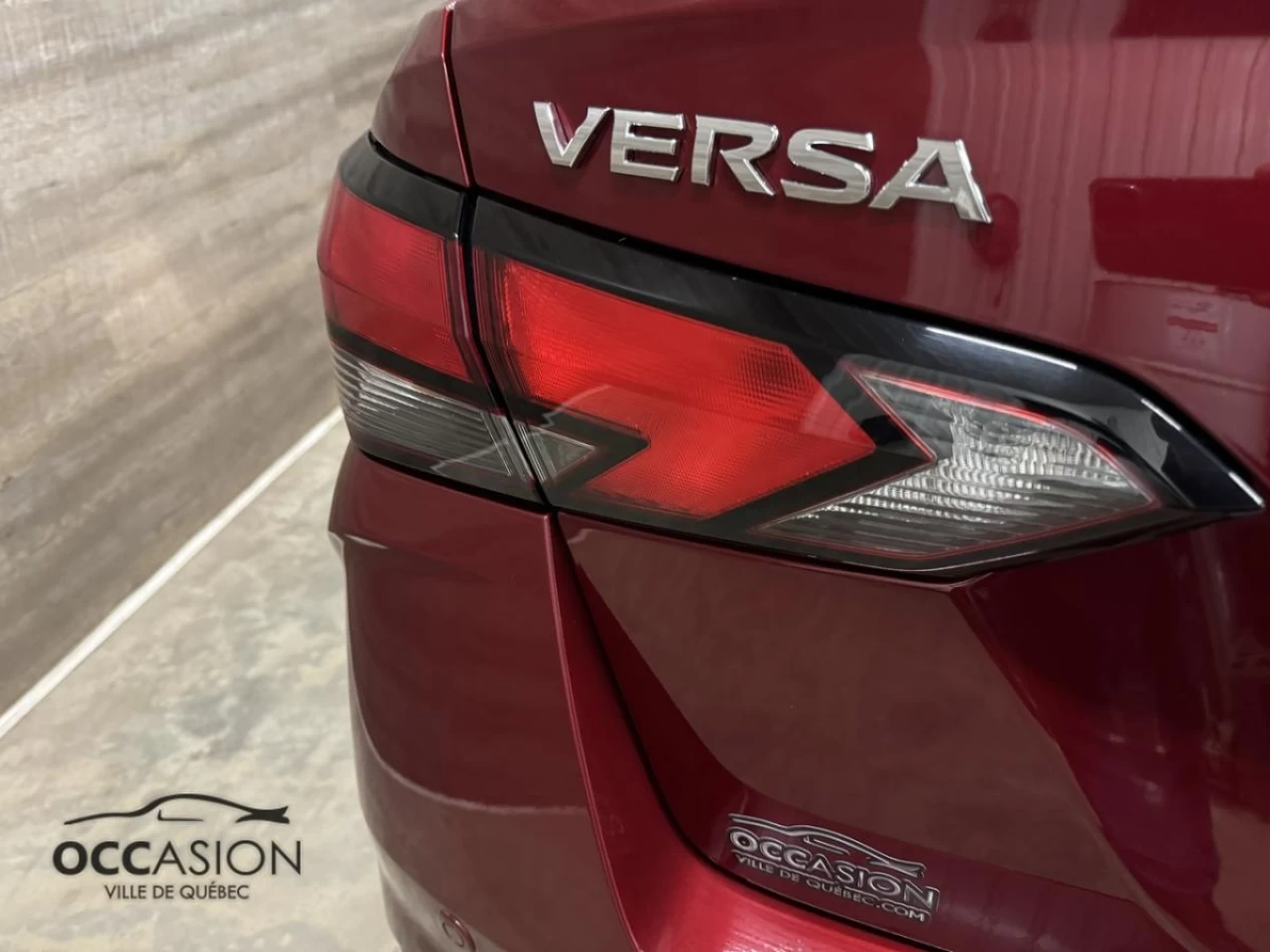 2021 Nissan Versa SV CVT Main Image