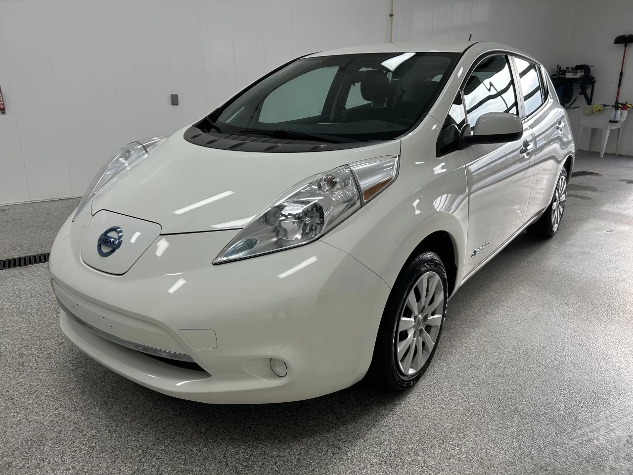 2017 Nissan LEAF S Main Image