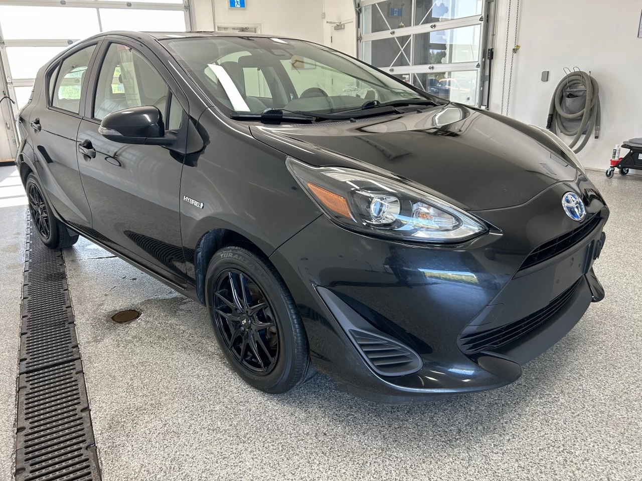 2018 Toyota Prius c Auto Image principale