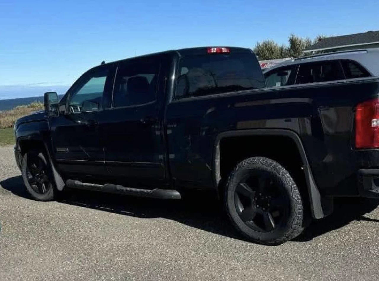 2018 GMC Sierra 1500 4WD Crew Cab Short Box SLE Image principale