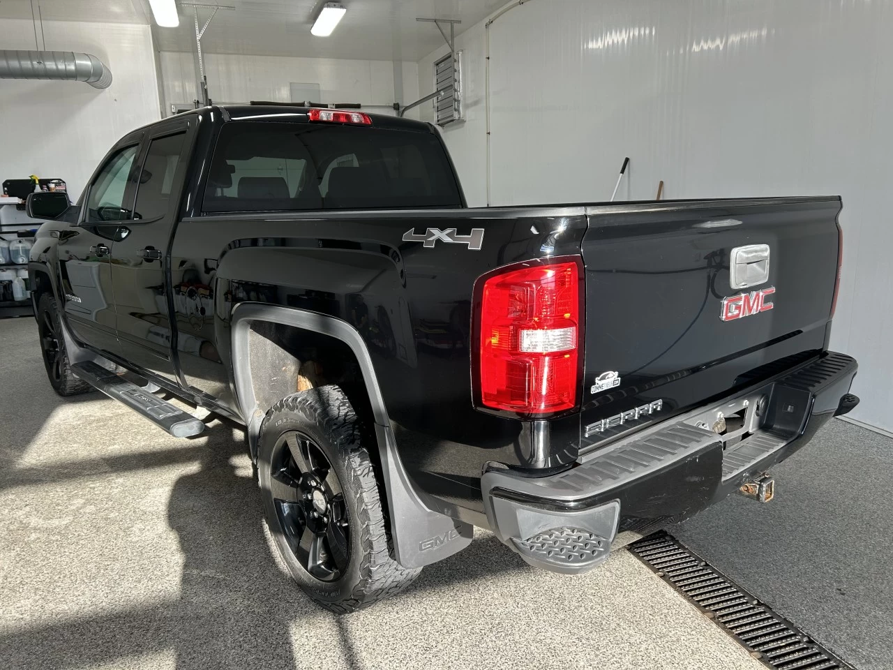 2015 GMC Sierra 1500 4WD Double Cab 143.5" Main Image