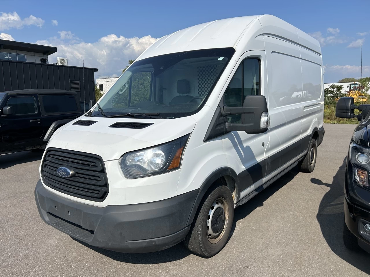 2019 Ford Transit fourgon utilitaire T-250 148" Hi Rf 9000 GVWR Sliding RH Dr Image principale