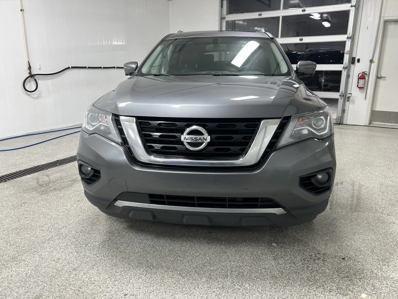 2018 Nissan Pathfinder SL Premium Image principale