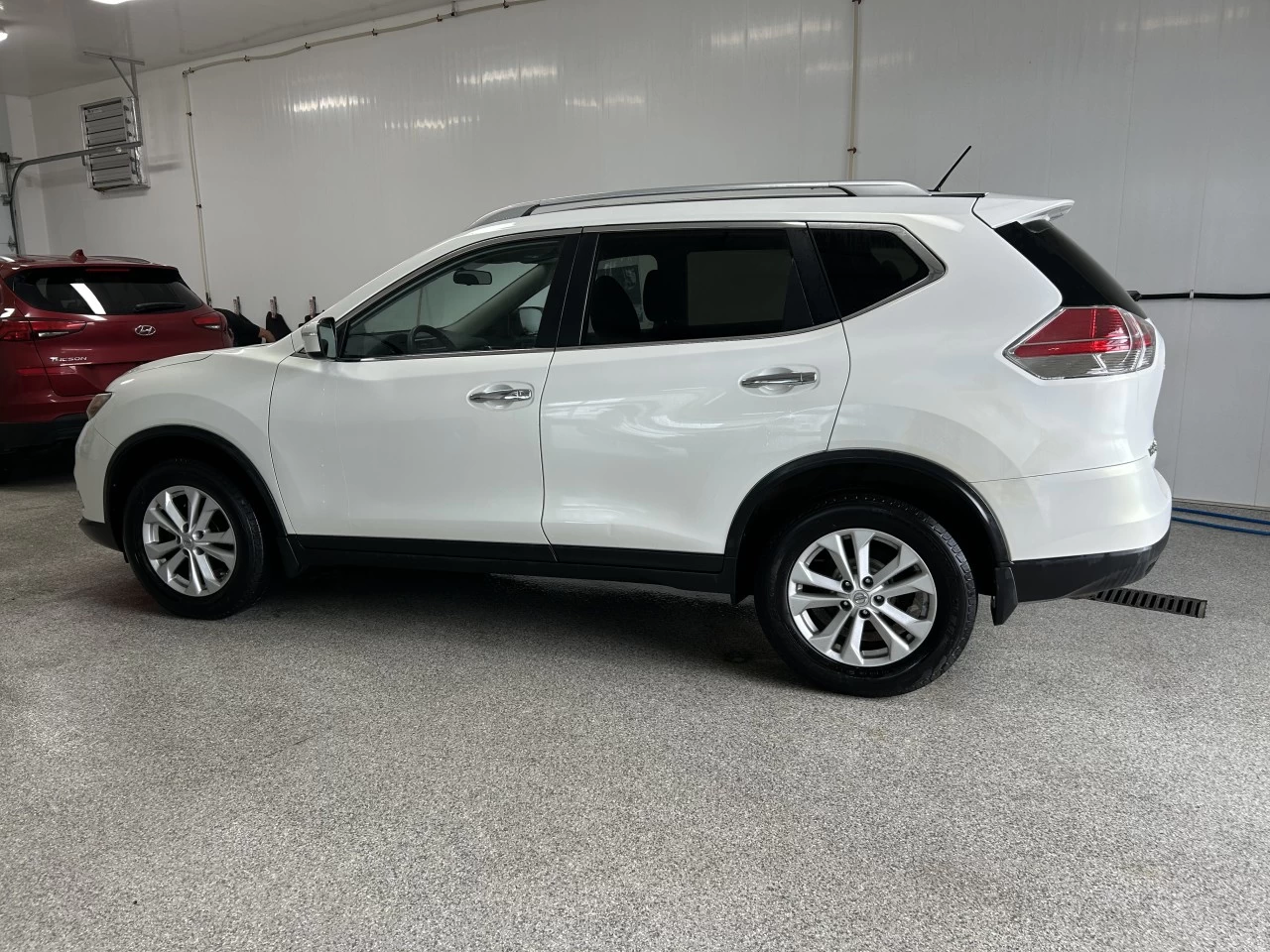 2014 Nissan Rogue SV TOIT Main Image