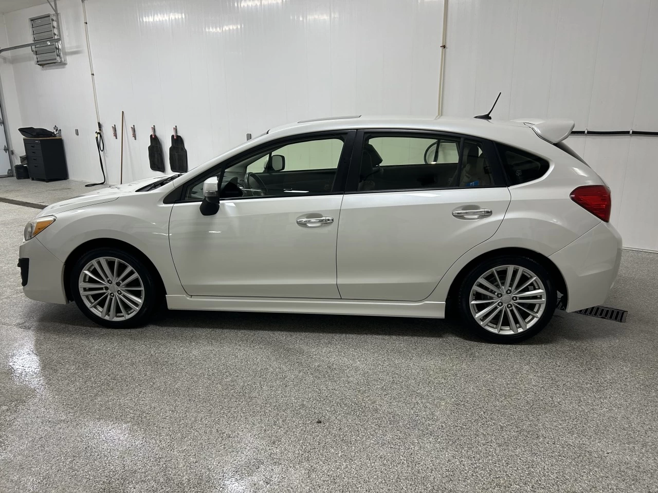 2014 Subaru Impreza 2.0i Limited Pkg Main Image