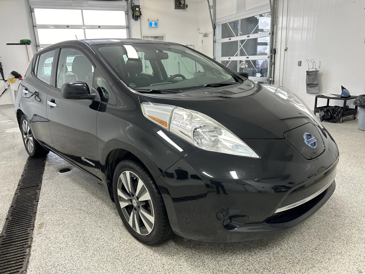 2016 Nissan LEAF SV Image principale