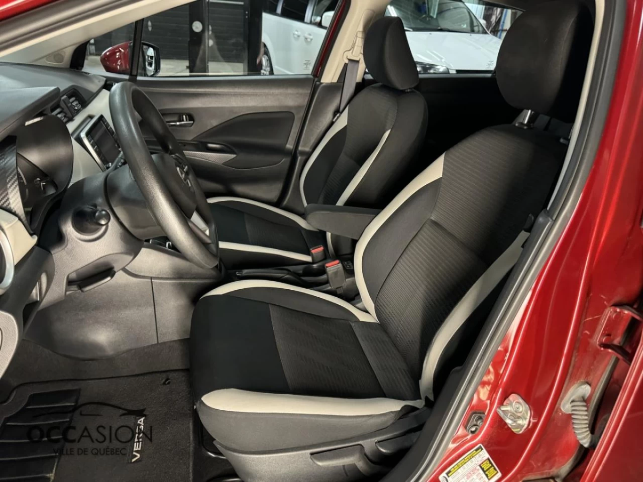 2021 Nissan Versa SV CVT Main Image