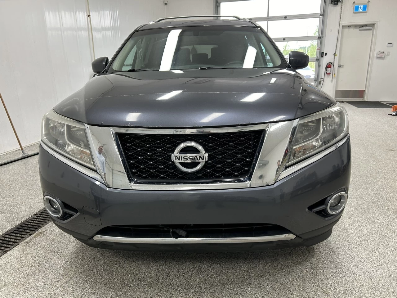 2014 Nissan Pathfinder SV Main Image