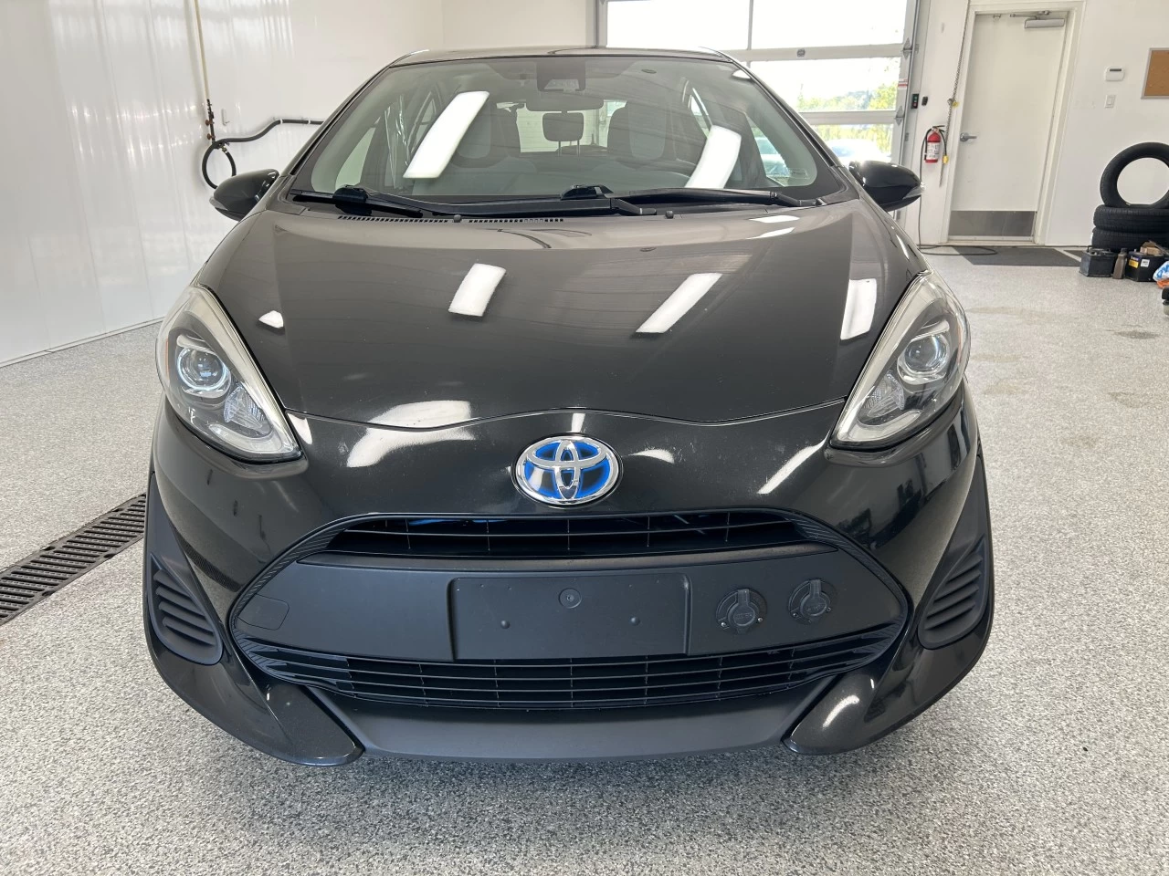 2018 Toyota Prius c Auto Image principale