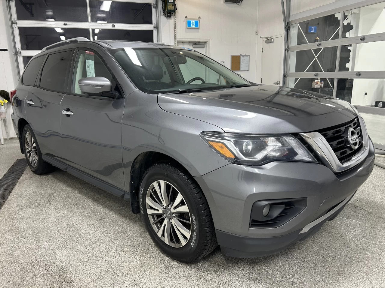 2018 Nissan Pathfinder SL Premium Image principale