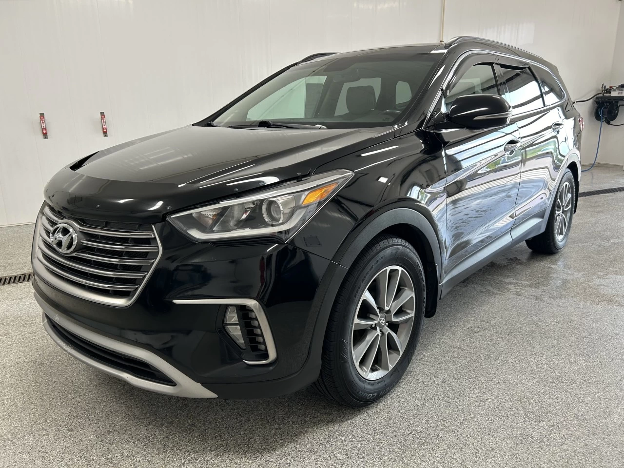 2018 Hyundai Santa Fe XL Luxury Main Image