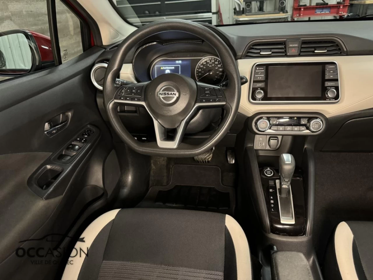 2021 Nissan Versa SV CVT Main Image