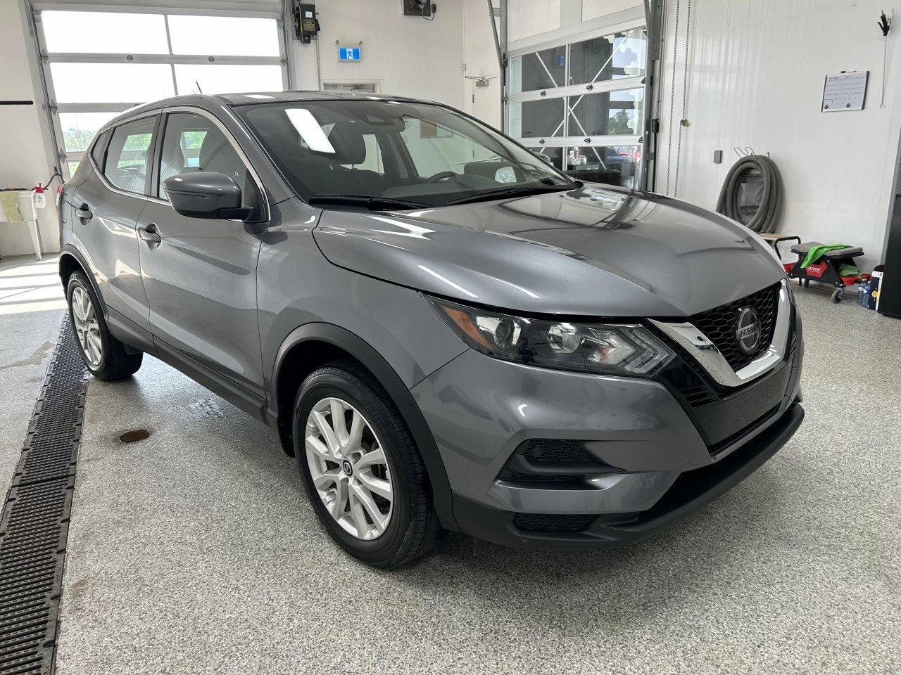 2021 Nissan Qashqai S Main Image