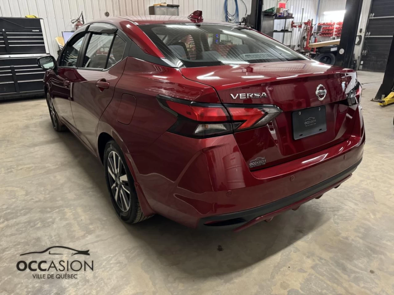 2021 Nissan Versa SV CVT Main Image