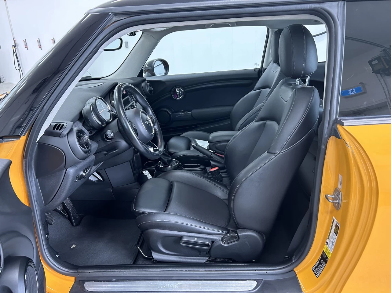 2015 Mini Cooper 3dr HB Image principale