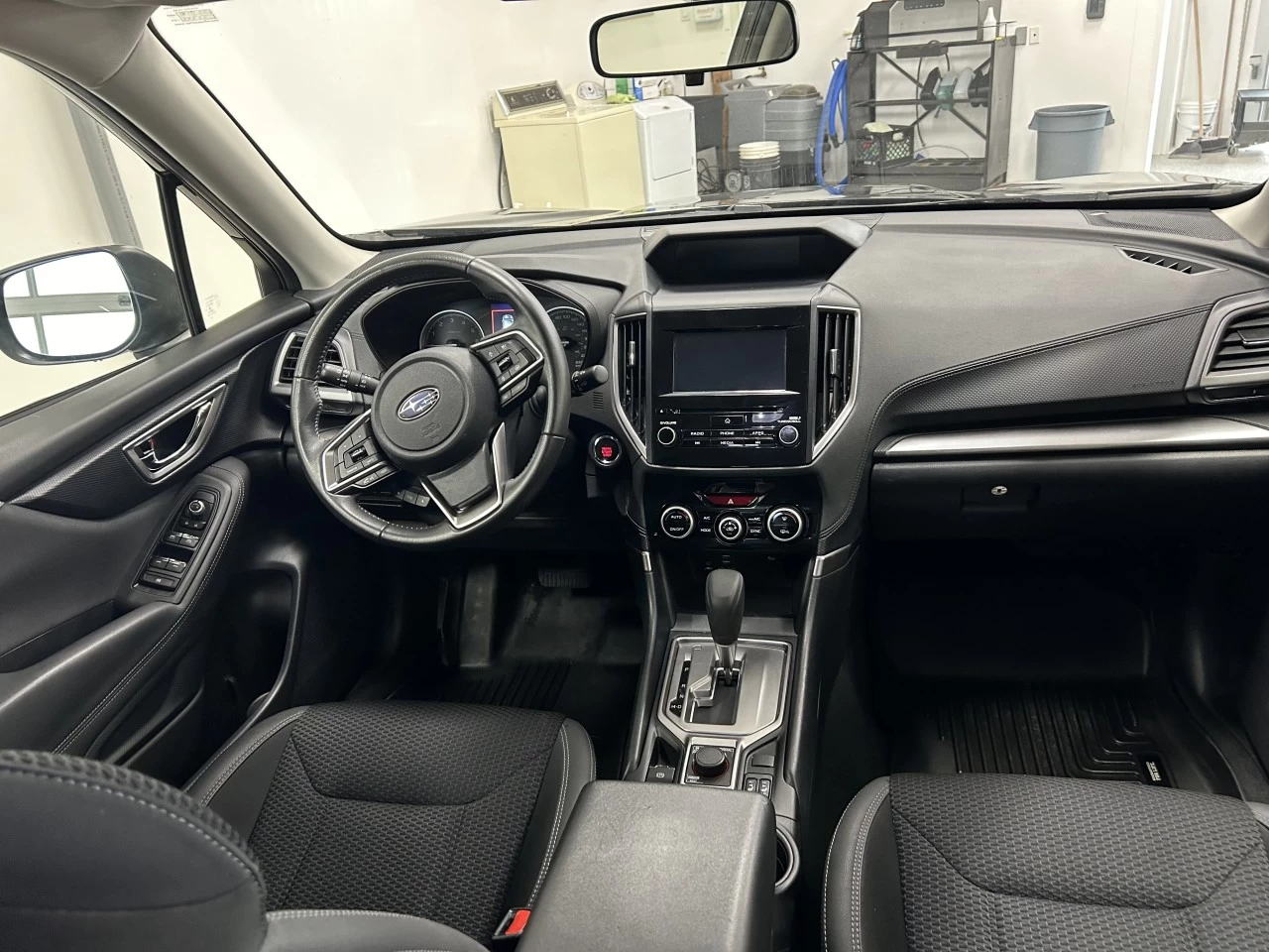 2022 Subaru Forester Convenience Main Image