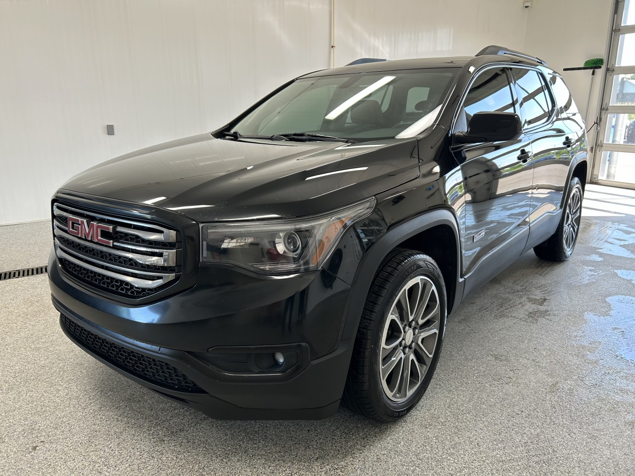 GMC 2017 Acadia SLT All Terrain