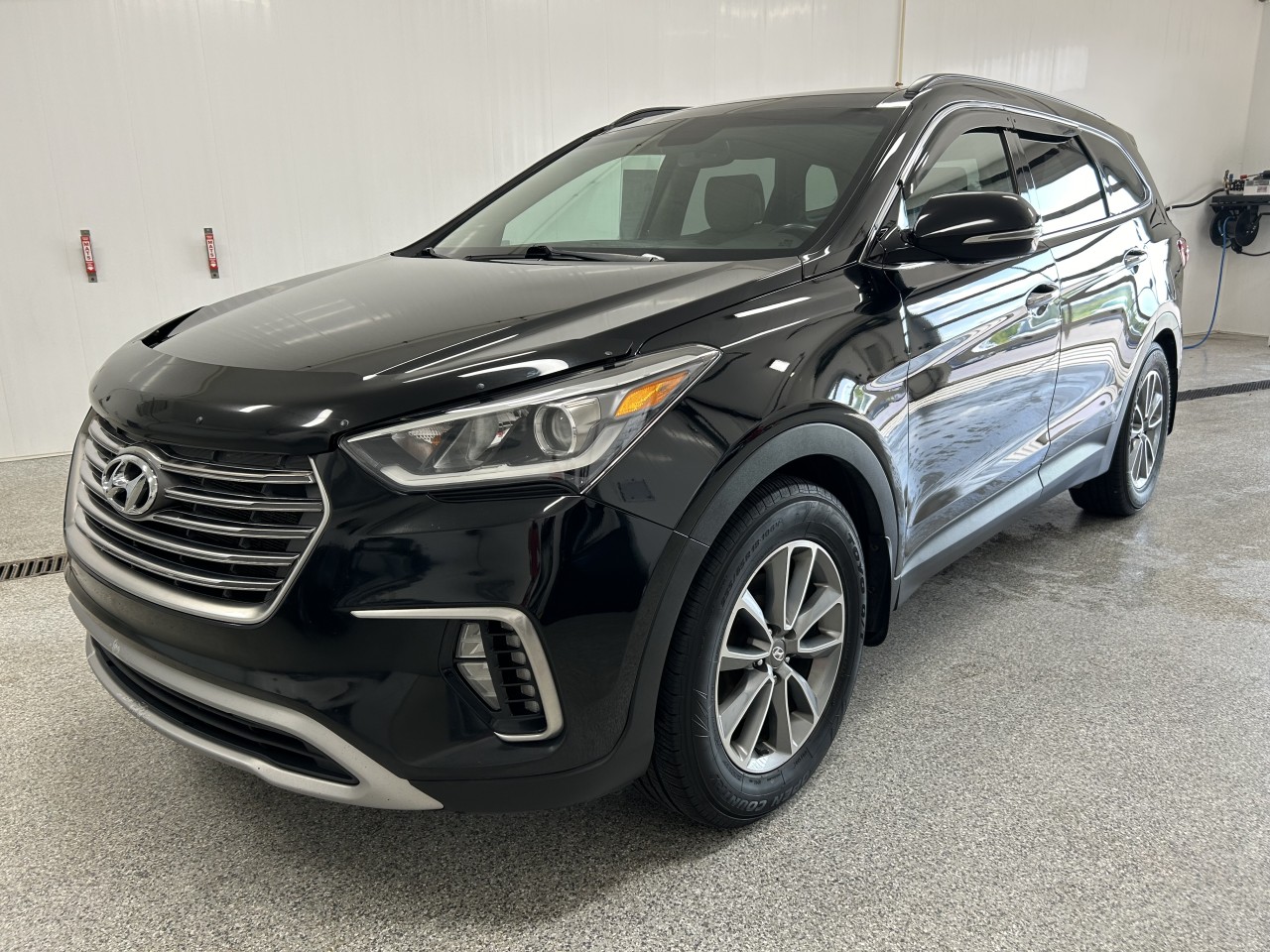 Hyundai 2018 Santa Fe XL Luxury