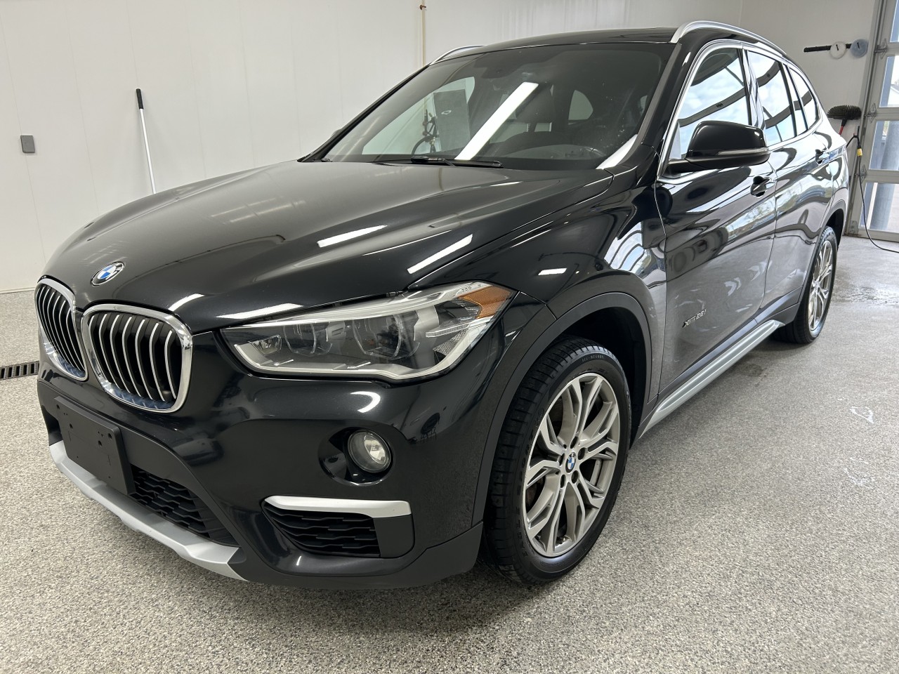 BMW 2017 X1 xDrive28i