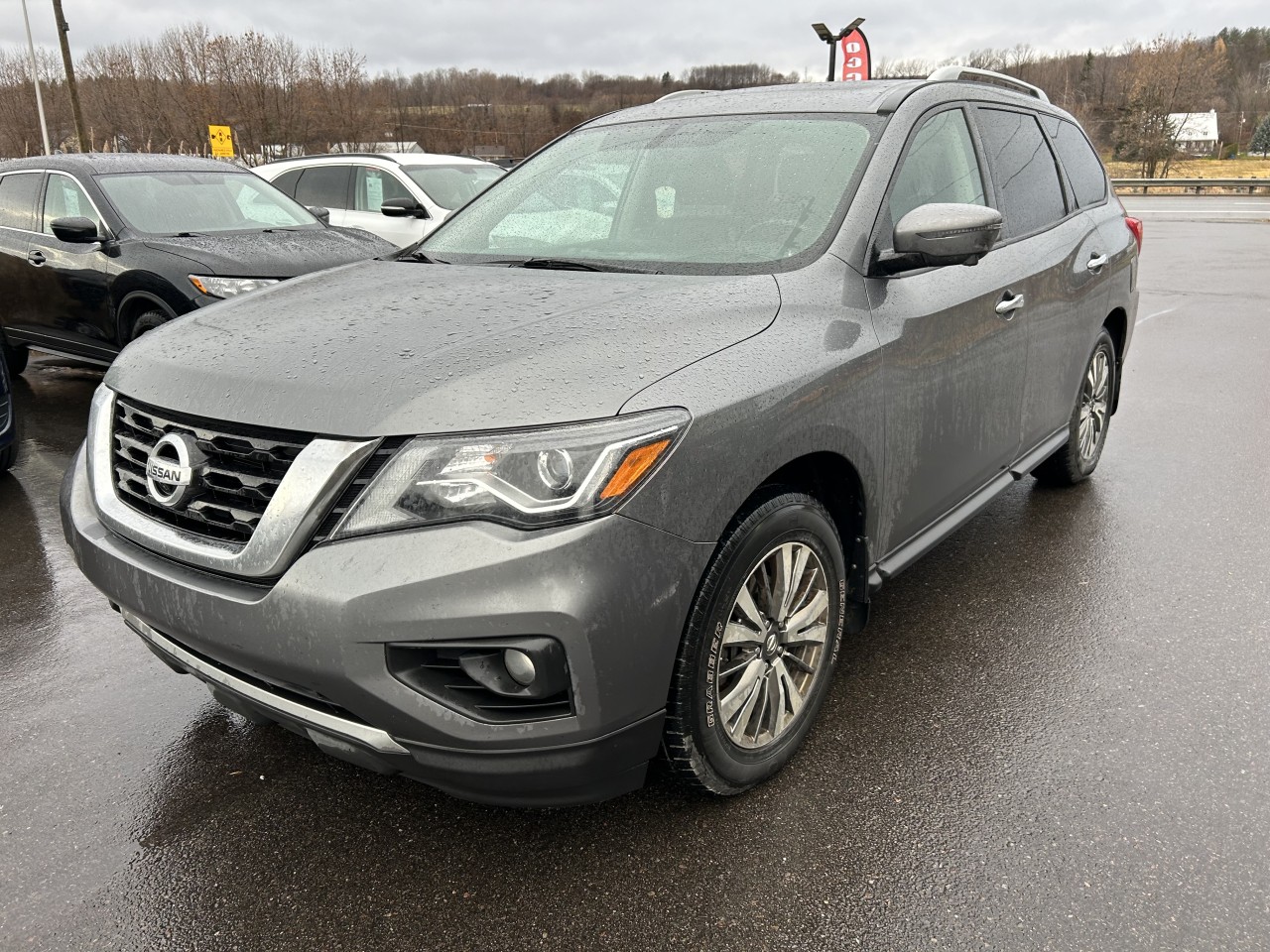 Nissan 2018 Pathfinder SL Premium