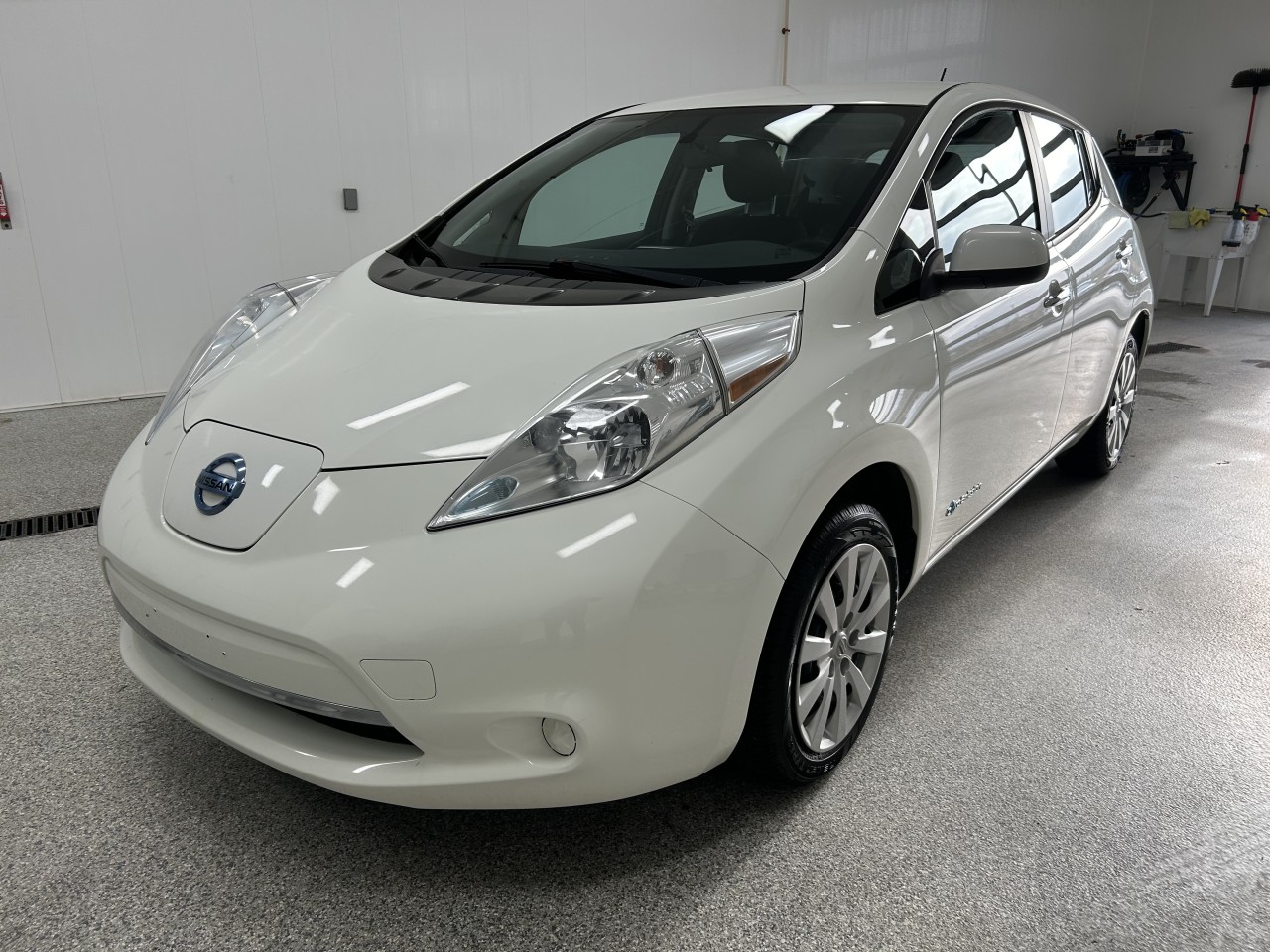 Nissan 2017 LEAF S